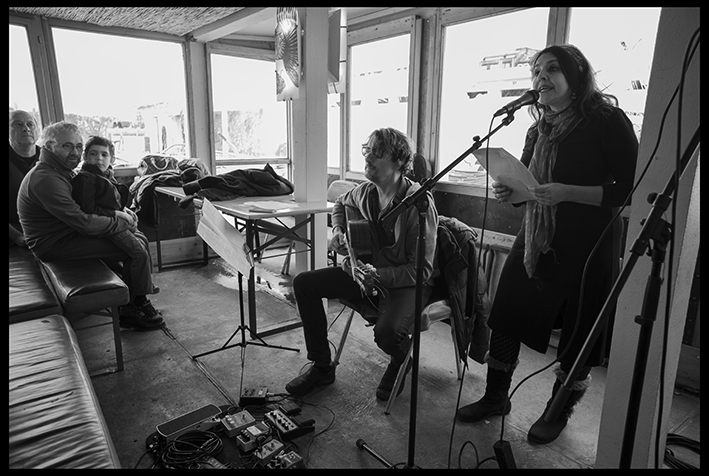 e 21 novembre, 11h « par delà le voile »,  lecture en français par l'auteur, Philippe Constantin et en arabe (syrien) par Rand Madani guitare, Marc Liebeskind  © photographie denis ponté